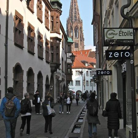 Fewo - Mitten In Freiburg Buitenkant foto